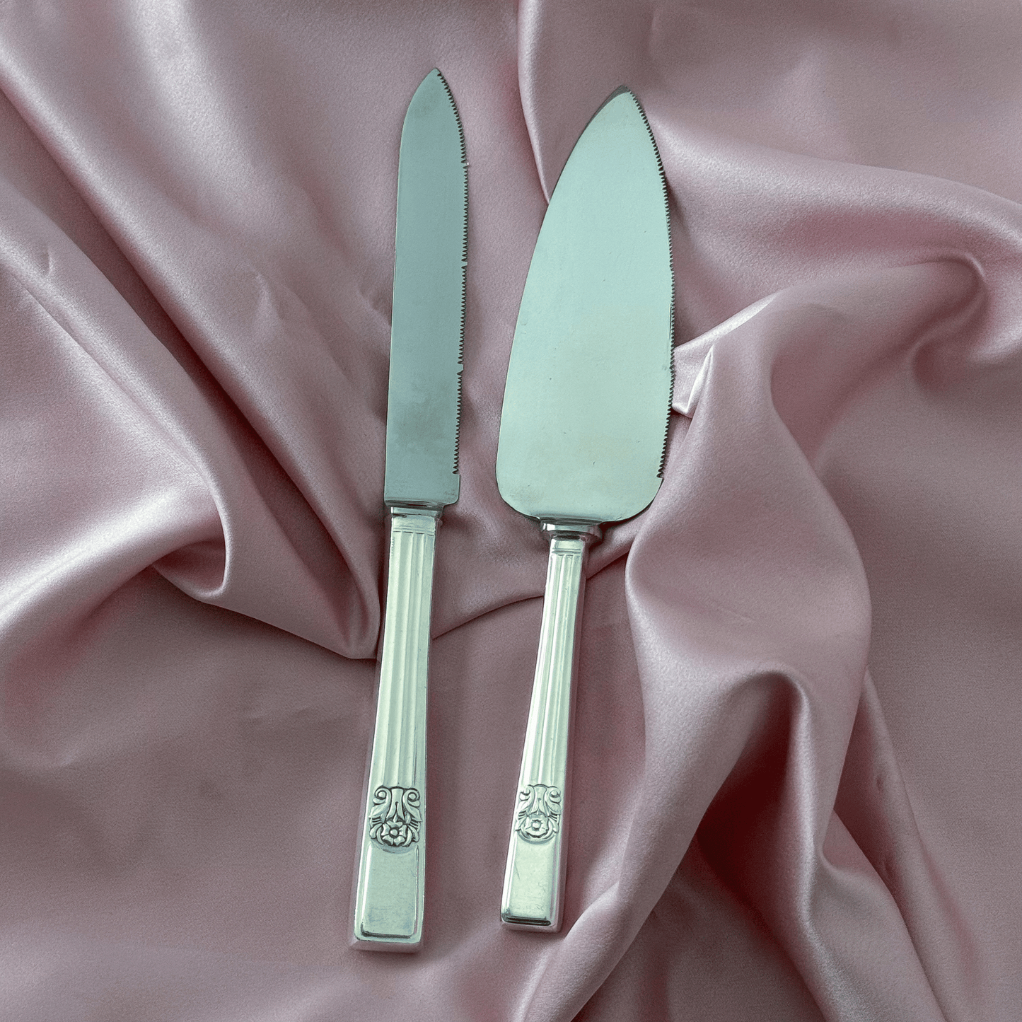 Wedding Gift Set: Personalised Vintage Cake Knife and Cake Slice | Flowers