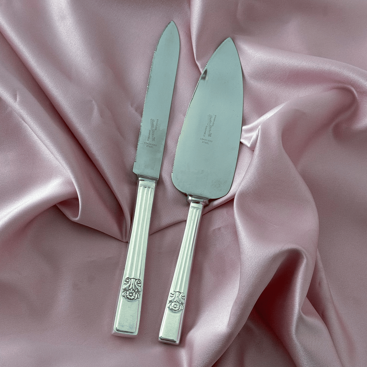 Wedding Gift Set: Personalised Vintage Cake Knife and Cake Slice | Flowers