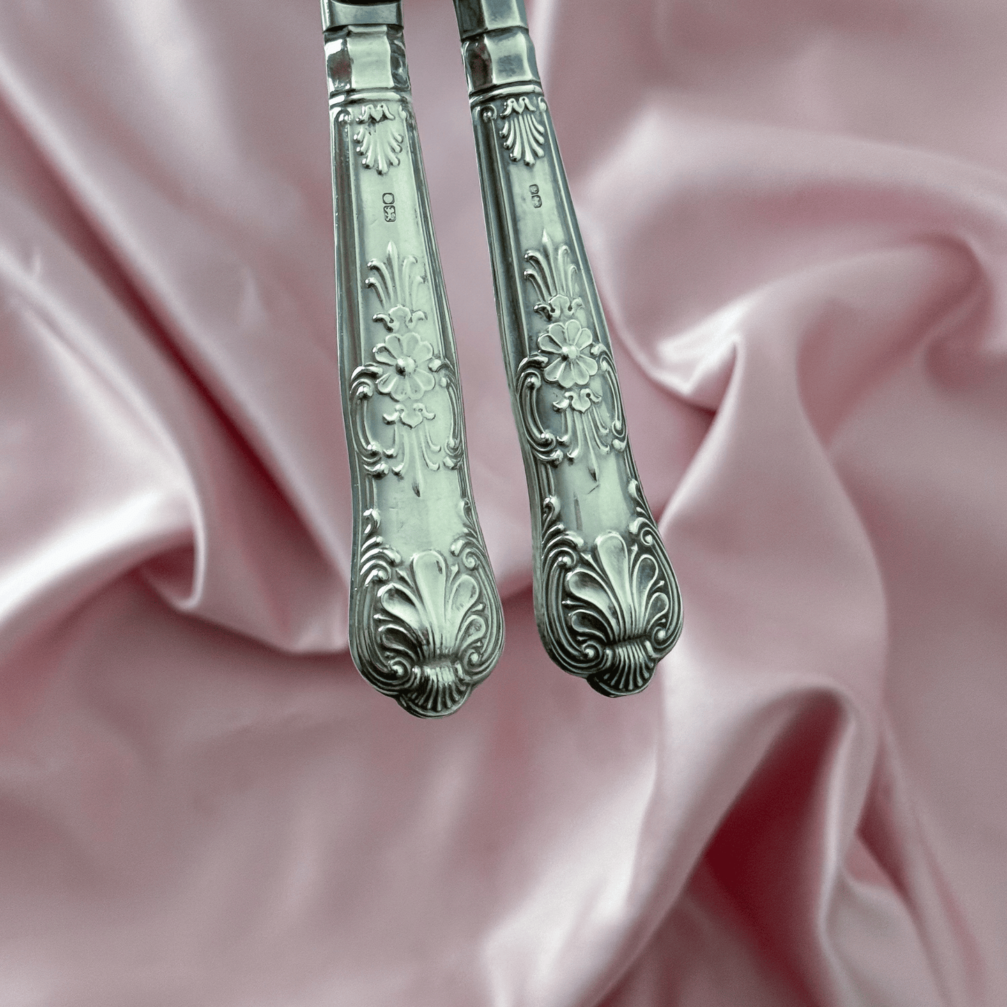 Wedding Gift Set: Personalised Vintage Cake Slice and Knife | Shell