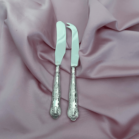 Set of 2 Personalised Cheese and Butter Knives - Shell