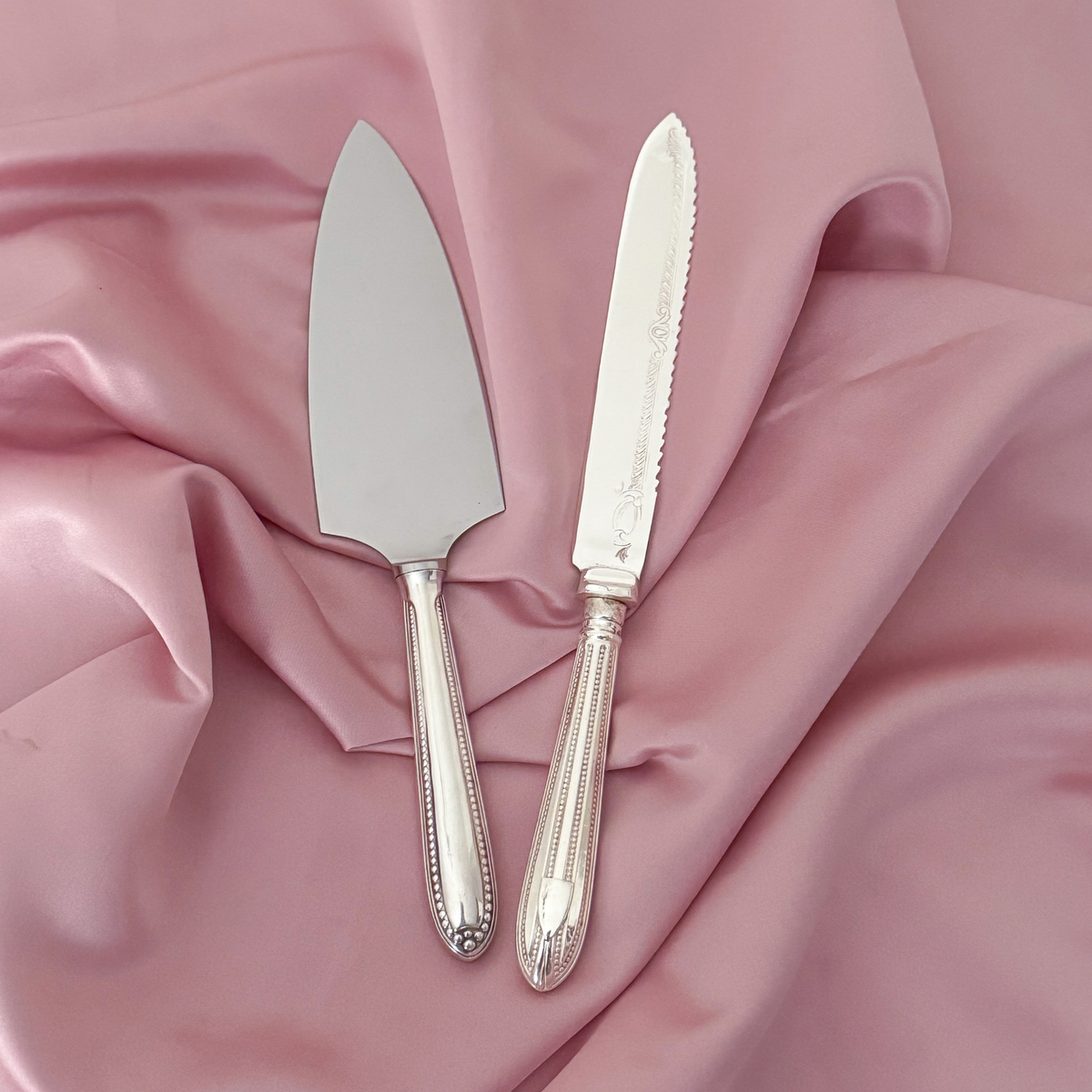 Wedding Gift Set: Personalised Vintage Cake Slice and Knife | Beaded